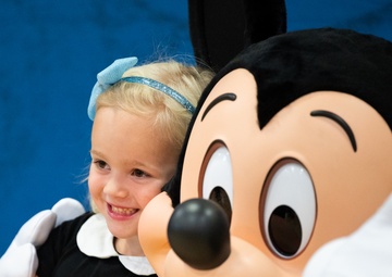 Eustis donates 3000 books to military dependents