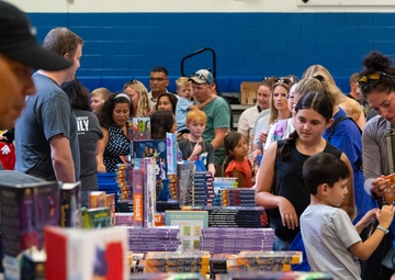 Eustis donates 3000 books to military dependents