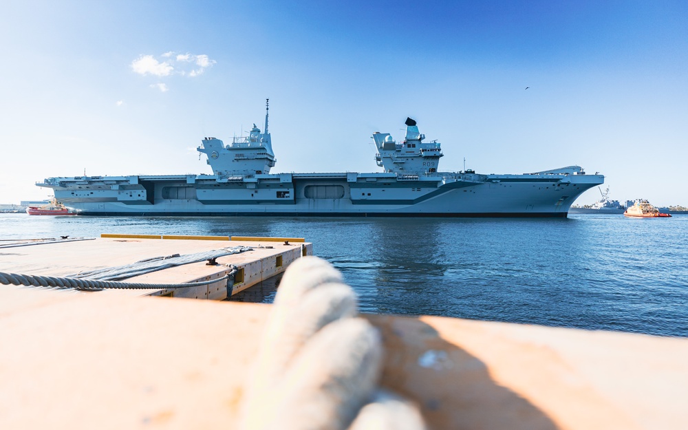 HMS PRINCE OF WALES (R09) PULLS INTO MAYPORT