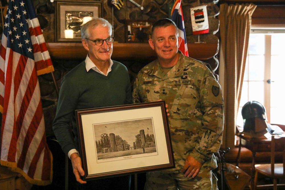 The Norwegian Prime Minister, Jonas Gahr Støre, and Norwegian Ambassador to the United States Anniken Krutnes, visit Camp Ripley Training Center