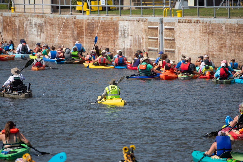 Hundreds of Paddlers Pass through Lock and Dam