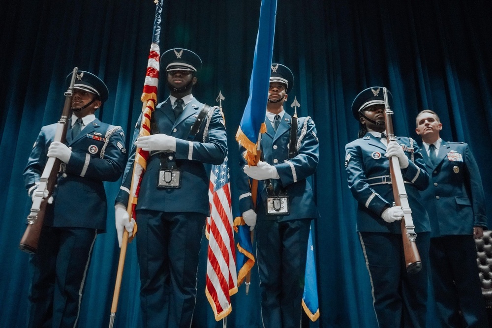 Air Force Chief is honored for 30 years of service