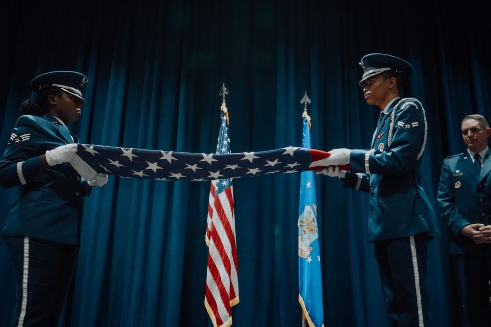 Air Force Chief is honored for 30 years of service