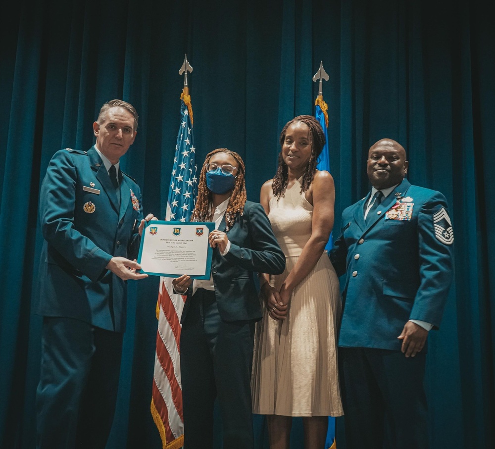 Air Force Chief is honored for 30 years of service