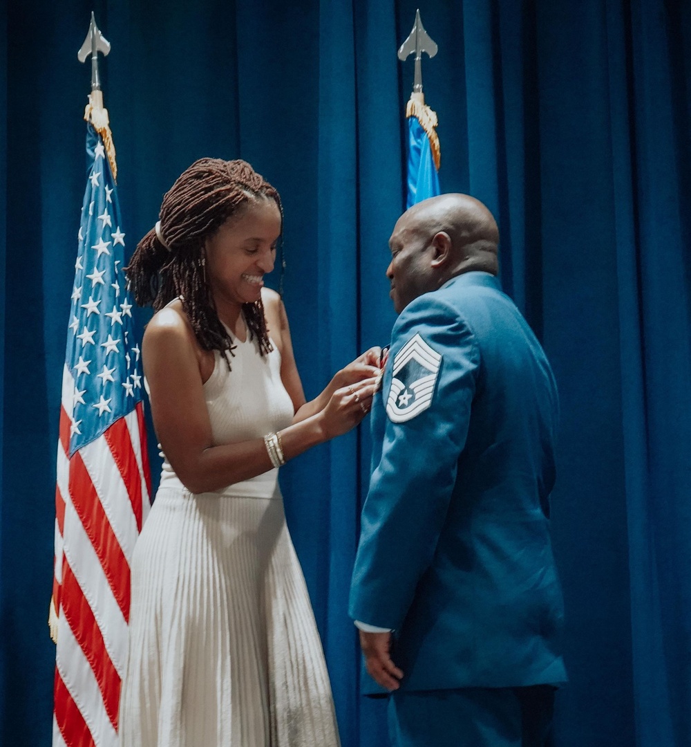 Air Force Chief is honored for 30 years of service