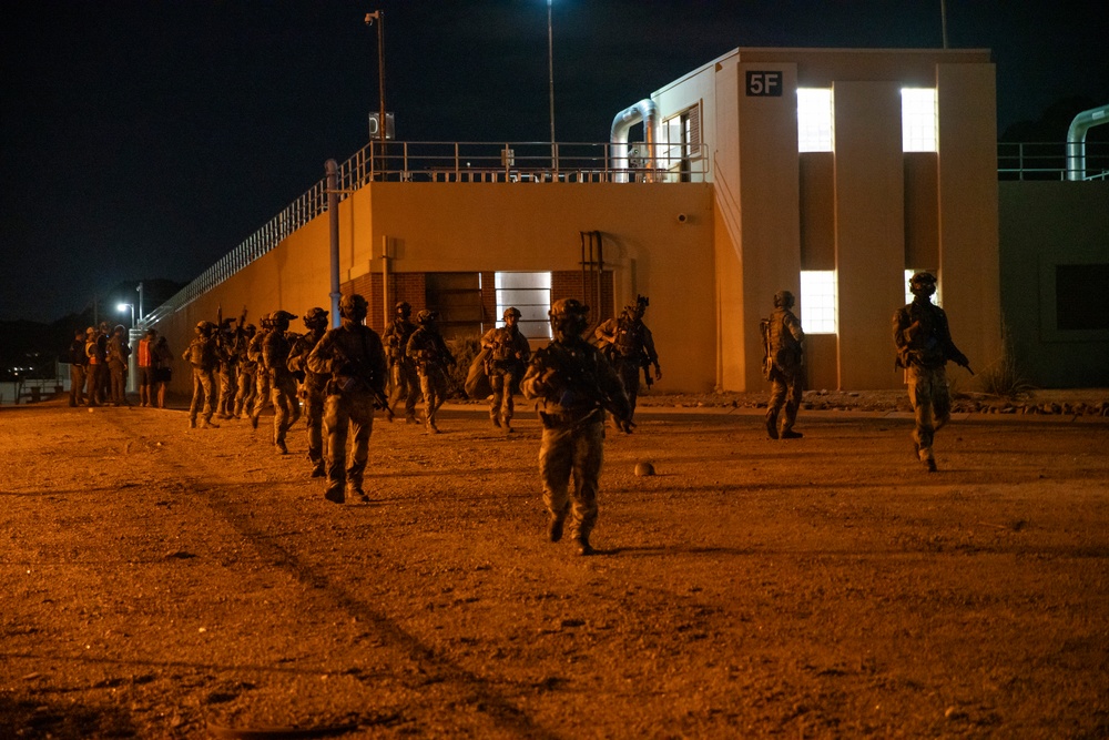 15th MEU, British Royal Marines, Phoenix Police Conduct Joint Raid