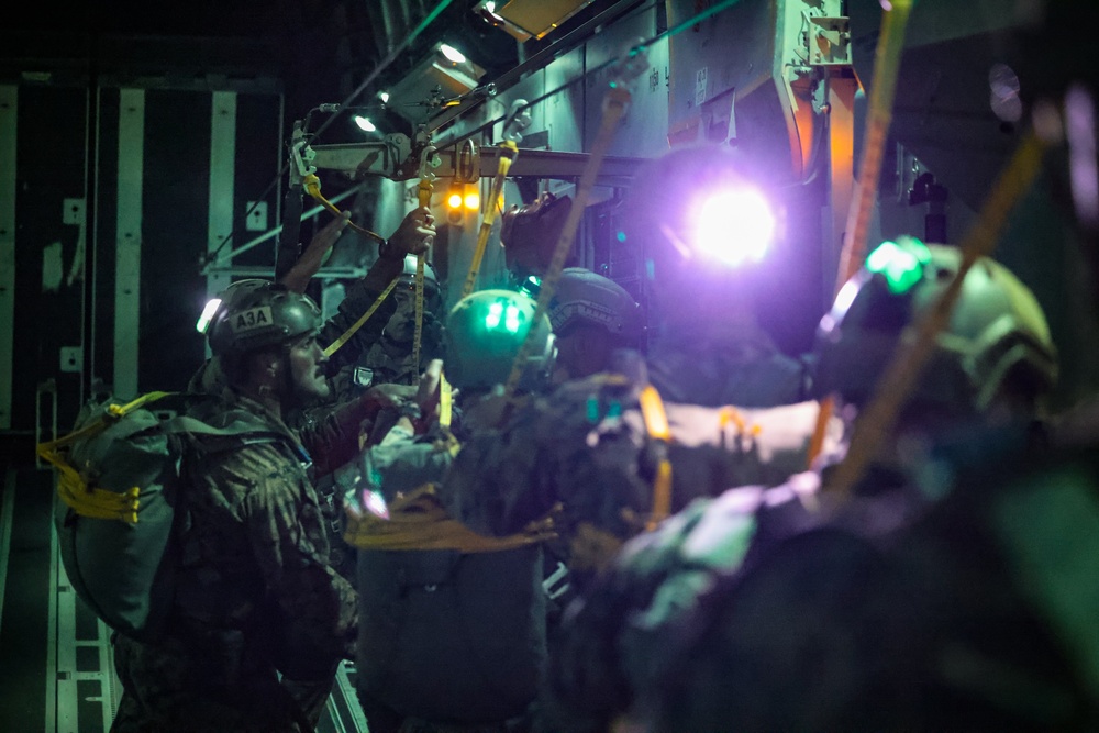 3d Reconnaissance Marines Low-Light Parachute Operations