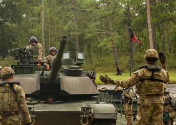 Engineer unit executes tank wet gap crossing