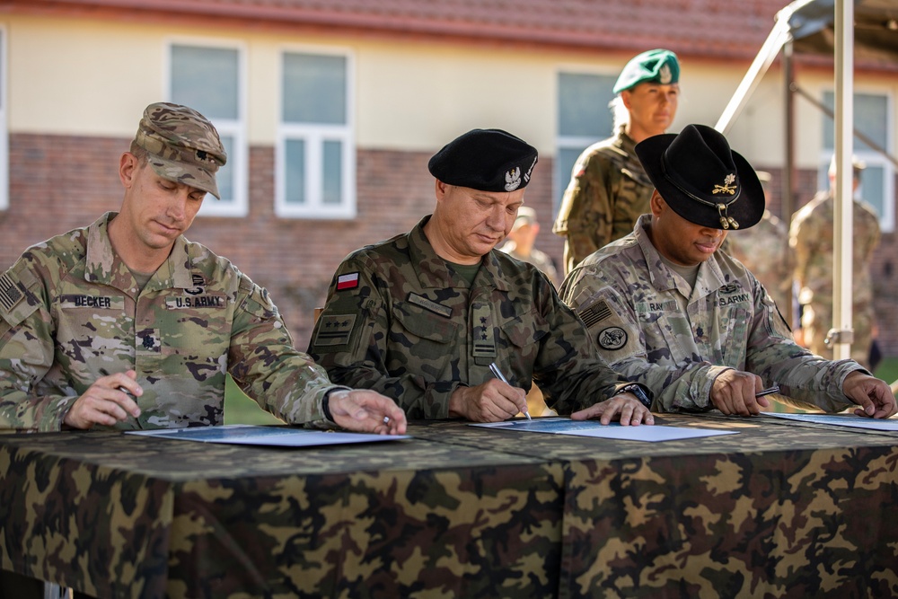 1st Cavalry Division battalion conducts hand over, take over ceremony with incoming 3rd Infantry Division unit