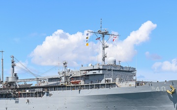 USS Frank Cable Arrives in Hawaii