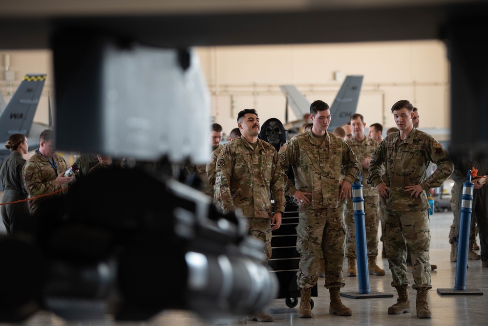 Quarterly Rivals: Tiger and Reaper AMU Go Head-to-Head in Load Crew Competition