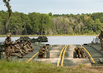 Raiders and Black Diamonds conduct wet gap crossing