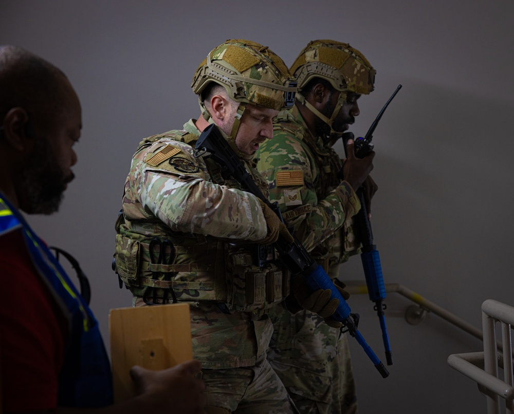 187th Fighter Wing and Montgomery SWAT train together