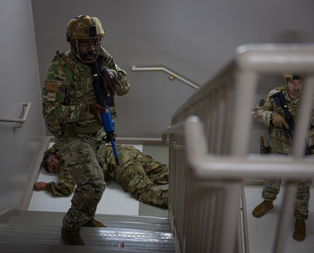 187th Fighter Wing and Montgomery SWAT train together