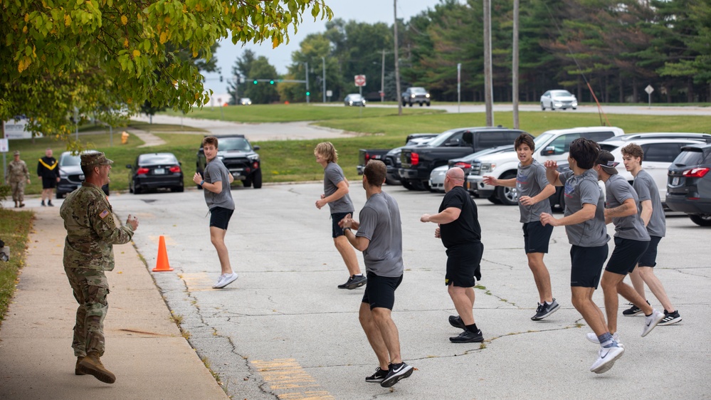 Des Moines Recruiting Company and Army Reserve units partner with Des Moines Buccaneers Hockey Team