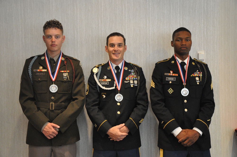 Community salutes enlisted members