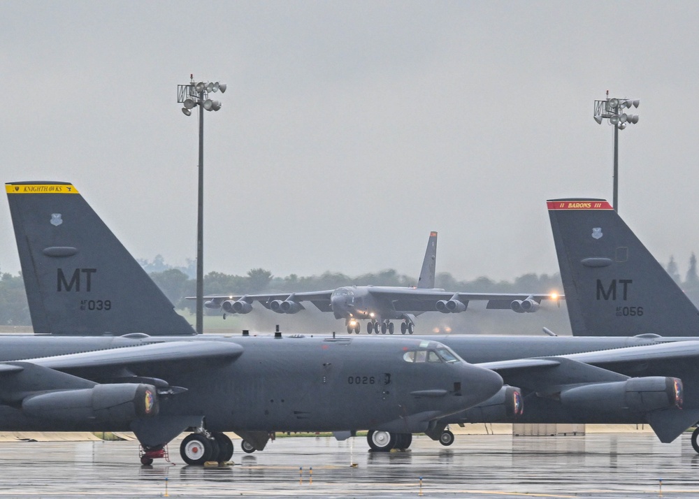 DVIDS - Images - B-52H Stratofortresses Take Off From Minot Air Force ...