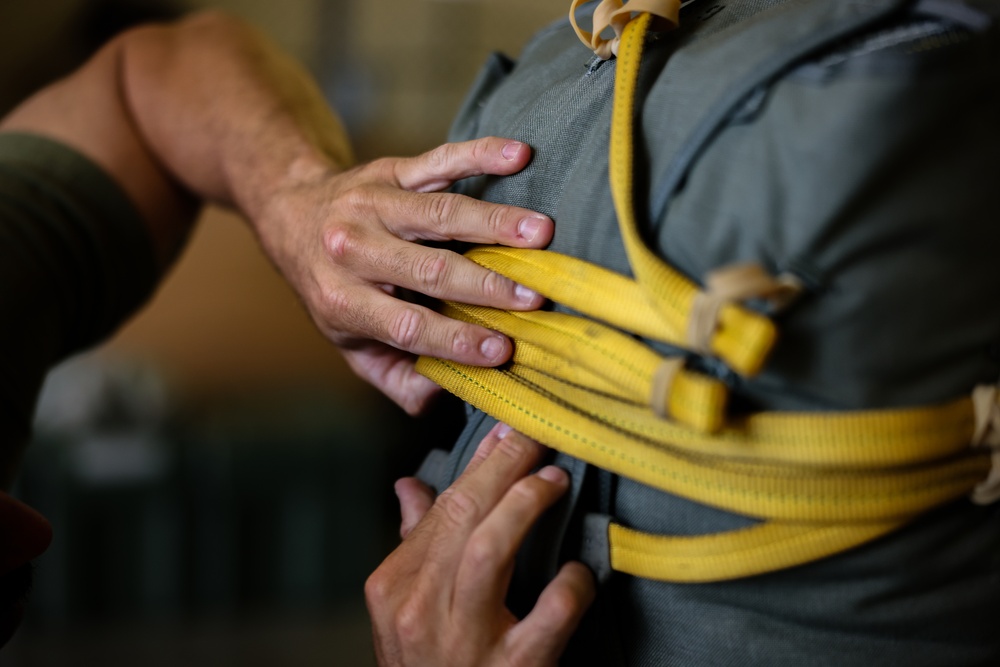 3d Reconnaissance Marines Low-Level Parachuting