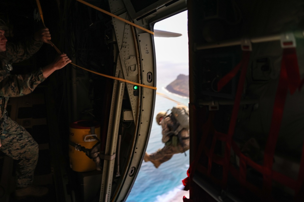 3d Reconnaissance Marines Low-Level Parachuting