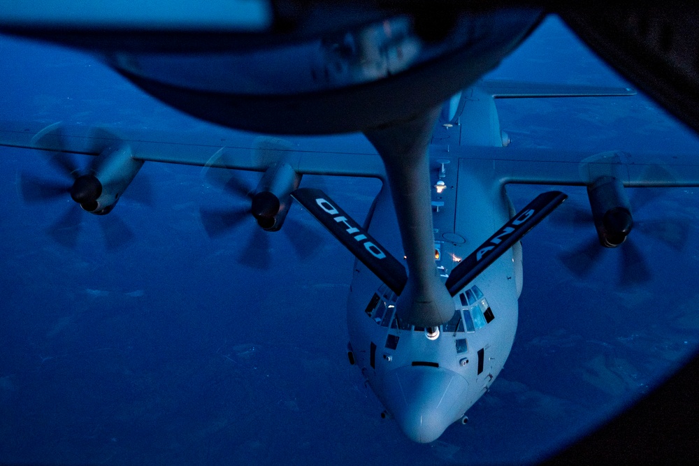 121st refuels C-130 Hercules