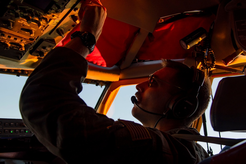 121st refuels C-130 Hercules