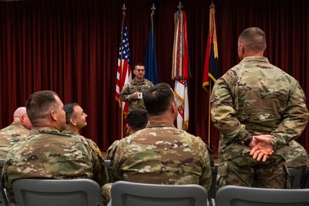 Sergeant Major of the Army Conducts Professional Development with Fort Wainwright Senior NCOs