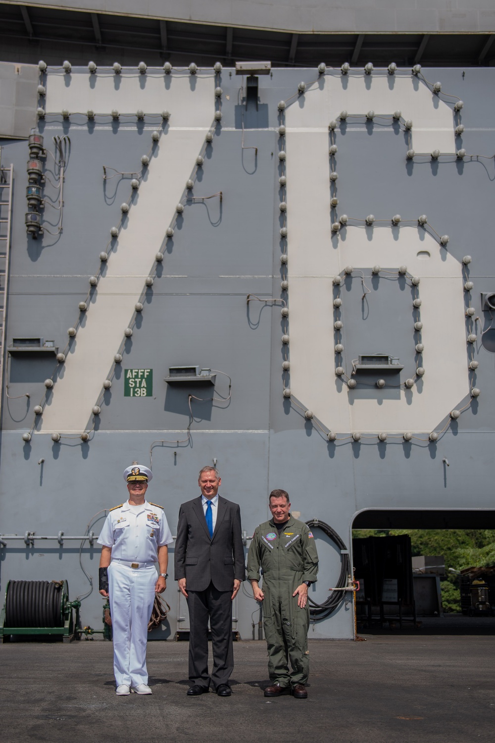 USS Ronald Reagan (CVN 76) hosts the Croatia’s Ambassador to Japan and Commander, Navy Region Japan