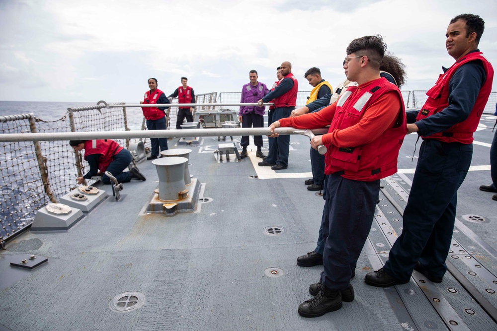 DVIDS - Images - USS Ralph Johnson conducts VERTREP. [Image 1 of 7]