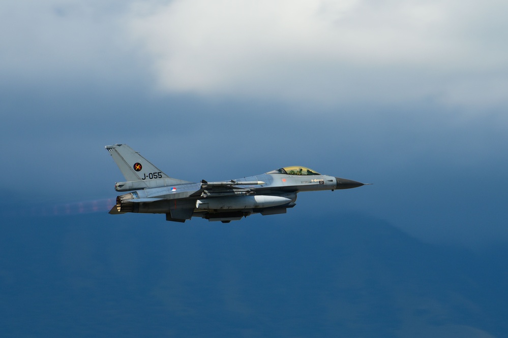 Decisive South 2 take offs