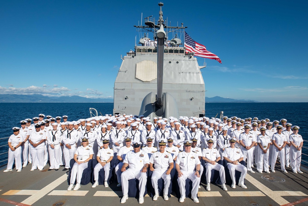USS Antietam Crew Poses for Group Photo