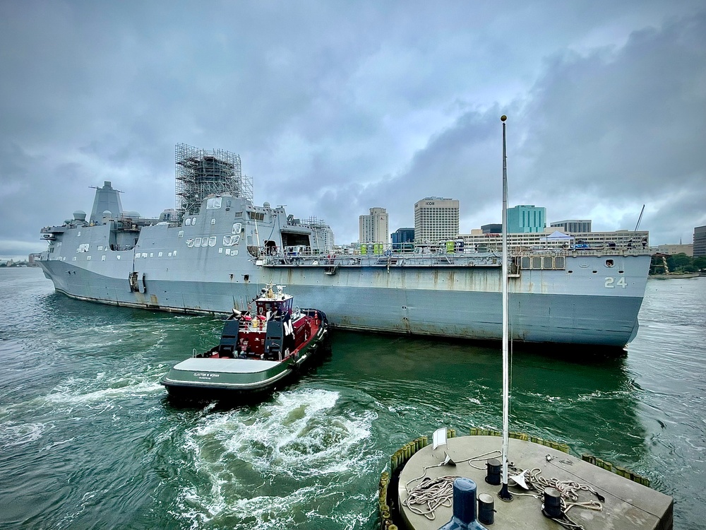 USS Arlington enters dry dock