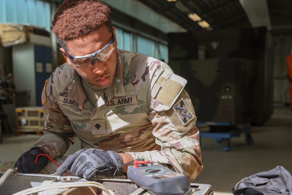 Reserve Soldiers Log 564 Maintenance Hours during Forward Wrench