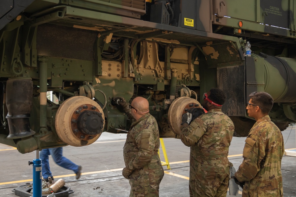 Reserve Soldiers Log 564 Maintenance Hours during Forward Wrench
