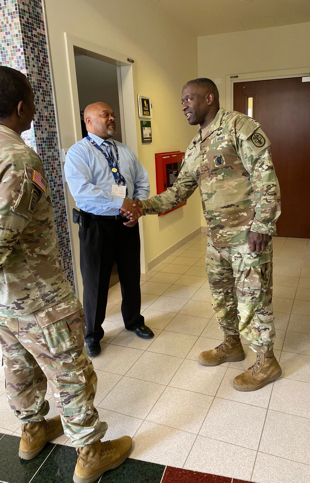 A focus on collaboration: Lt. Gen. Dingle's visit to Vicenza Health Clinic