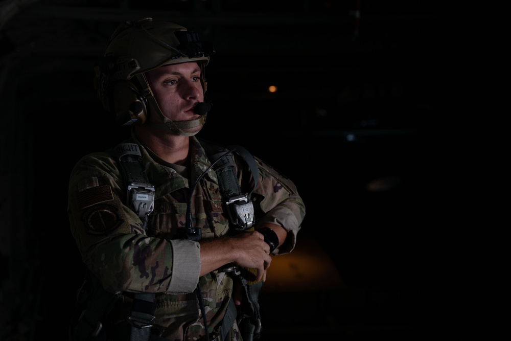 Crews conduct four-ship formation flight, jump operations for JCOC