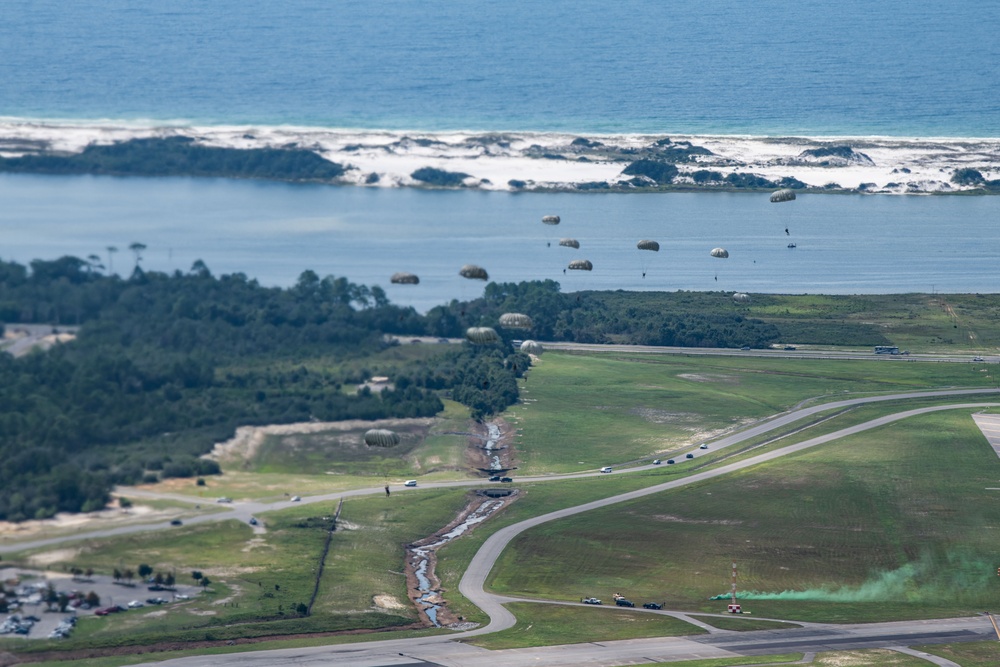 Crews conduct four-ship formation flight, jump operations for JCOC