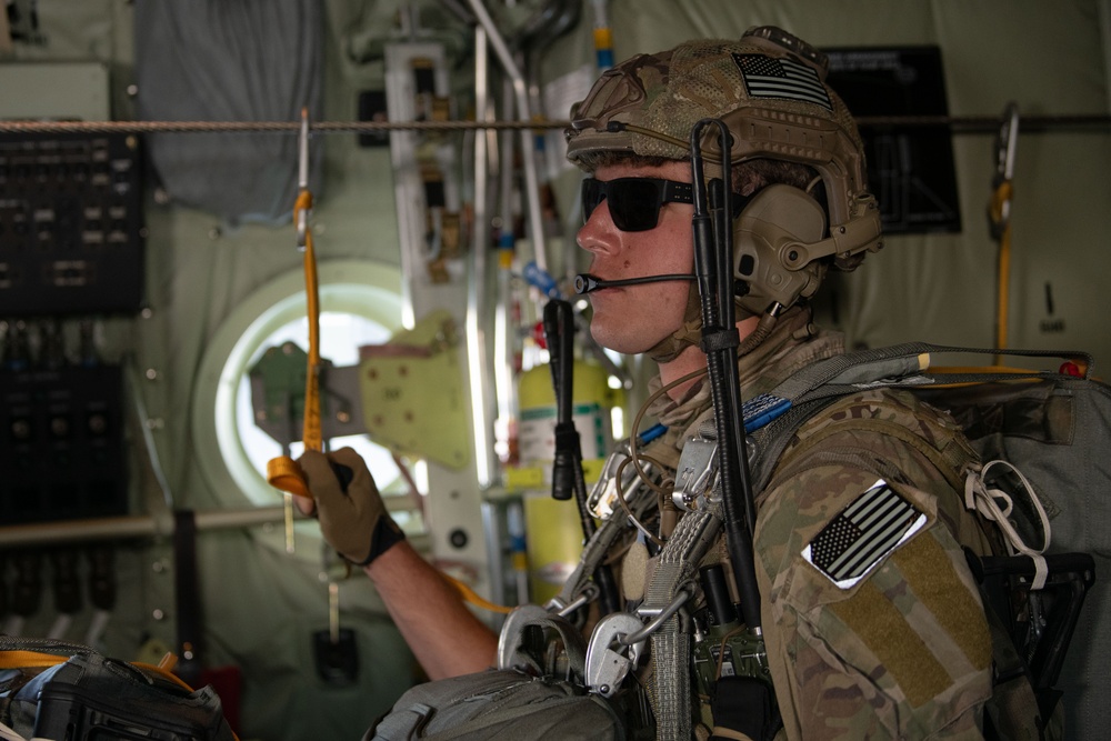 Crews conduct four-ship formation flight, jump operations for JCOC