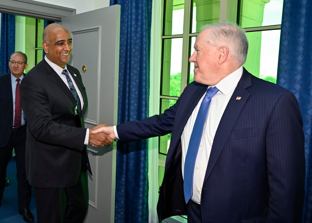 SecAF Kendall meets San Antonio Mayor Nirenberg