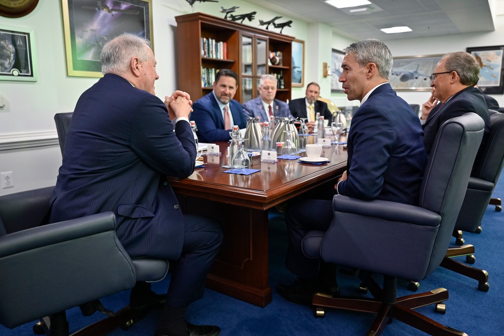 SecAF Kendall meets San Antonio Mayor Nirenberg