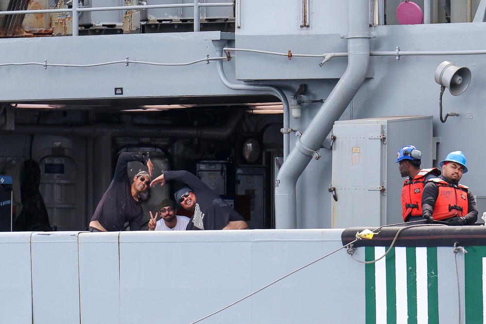 HMS Prince of Wales Receives Fuel from USNS Supply During Resupply Operation at Sea