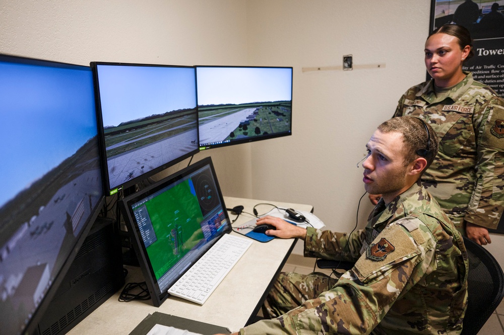 ATC Simulator: Training outside the classroom