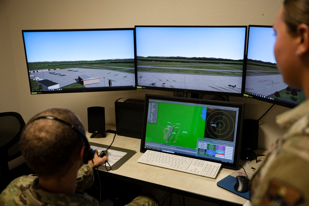 ATC Simulator: Training outside the classroom