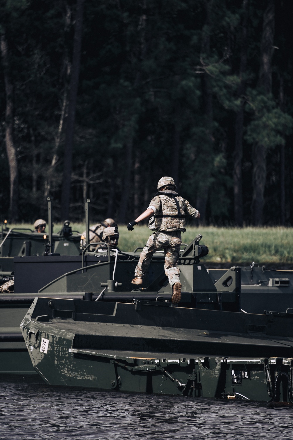 Tour group dips toe in Army experience, witness wet gap crossing