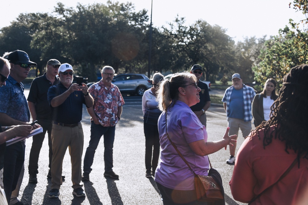 Tour group dips toe in Army experience, witness wet gap crossing