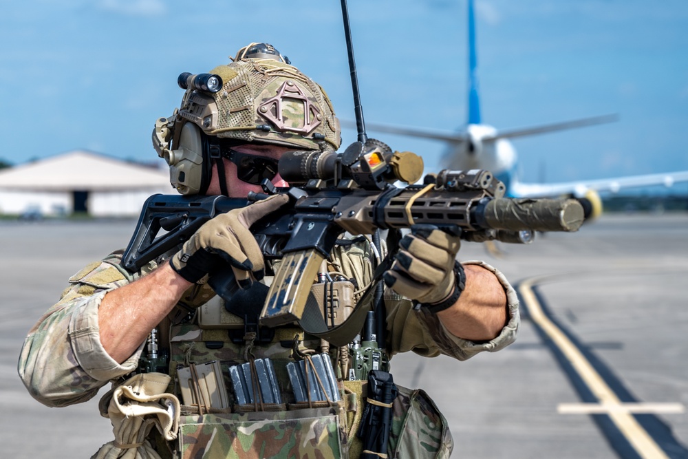 JCOC immerses in mock-deployment demonstration at Hurlburt Field
