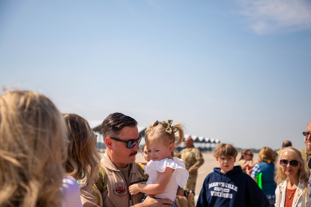 Selfridge Airmen Welcome Home