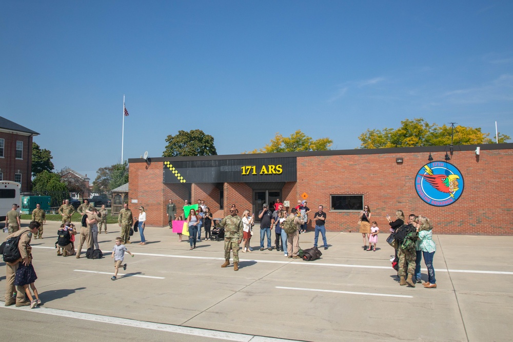 Selfridge Airmen Welcome Home