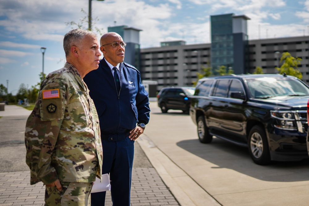 Chief of Staff of the Air Force visit USCYBERCOM (3 of 4)