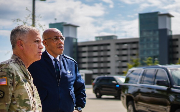Chief of Staff of the Air Force visit USCYBERCOM (3 of 4)