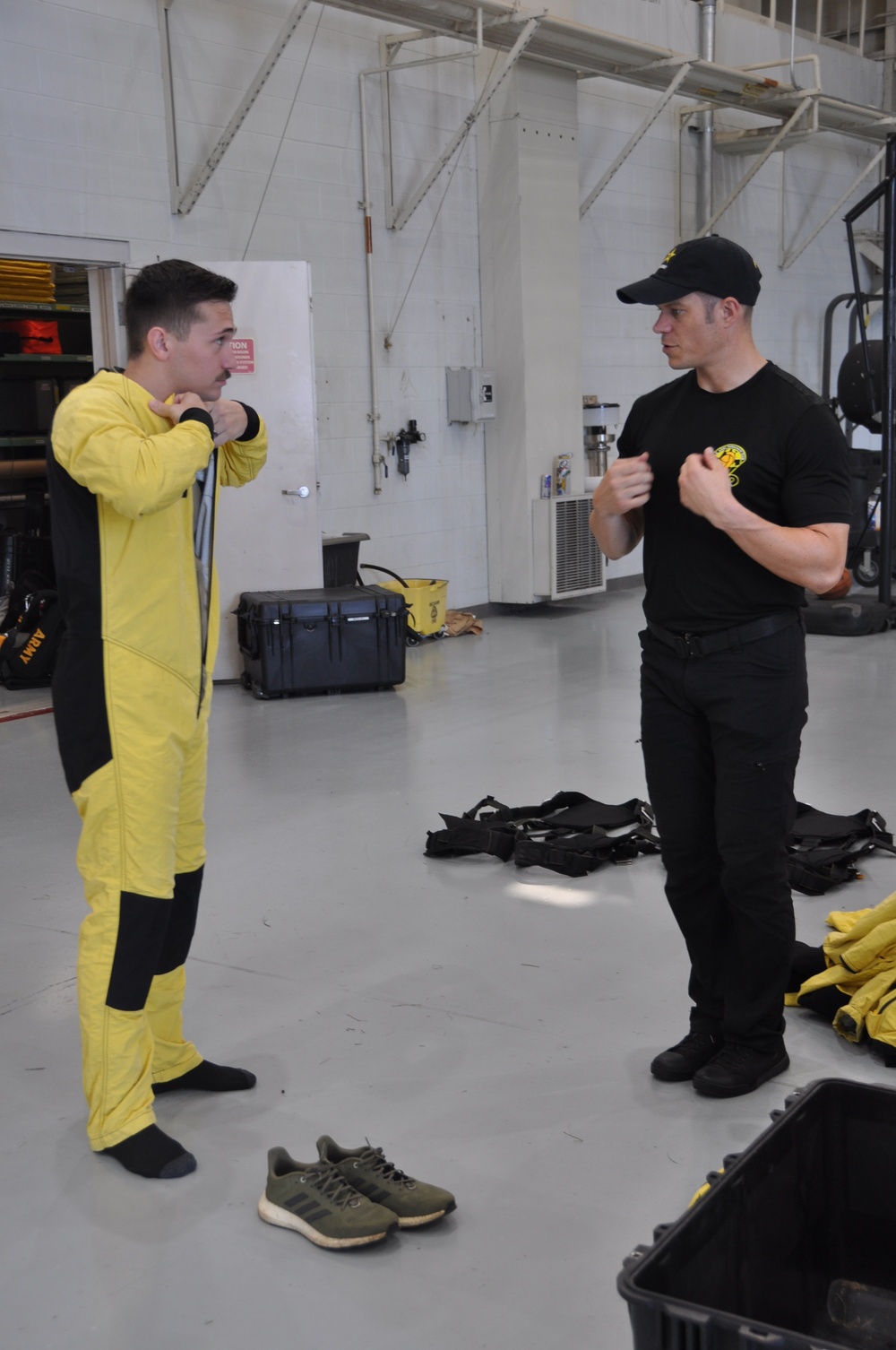 908th aids sister service in recruiting efforts